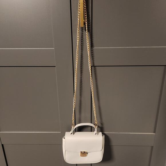 Belle Russo crossbody chain purse new - Picture 2 of 7